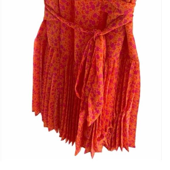 Alexis Floral Flutter Sleeve Pleated Wrap Dress sz small - Picture 3 of 9